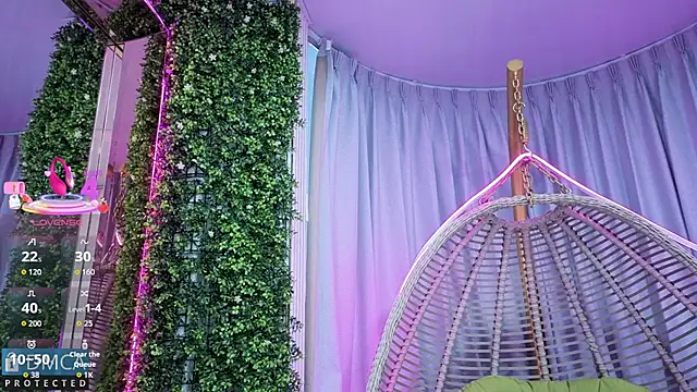 Kiara Zahiri   online show from 10-13-25, 10:59