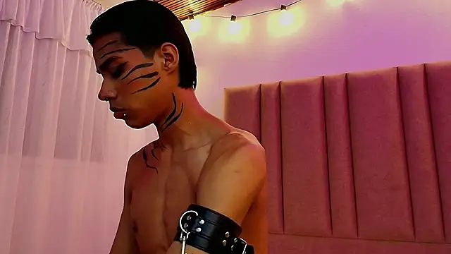 Snapshot of camilo_nom chatting on 10-18-25, 04:26 camilo nom online show from 10-18-25, 04:26
