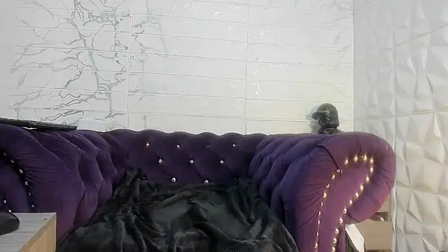 Snapshot of Alisha_Evans_Rs chatting on 10-23-25, 04:28 Alisha Evans Rs online show from 10-23-25, 04:28