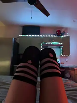 Snapshot of littiekitty chatting on 10-13-25, 03:01 littiekitty online show from 10-13-25, 03:01