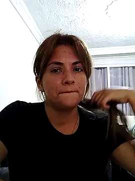 Snapshot of karamirror_ chatting on 09-23-25, 10:13 karamirror  online show from 09-23-25, 10:13