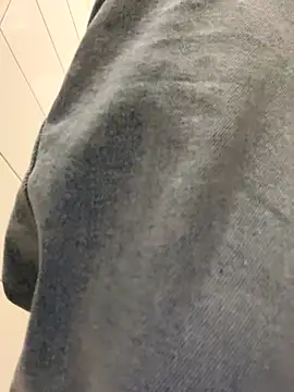 Snapshot of Cumonmme chatting on 10-23-25, 12:21 Cumonmme online show from 10-23-25, 12:21