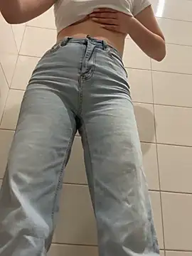 Snapshot of Cumonmme chatting on 11-08-25, 08:07 Cumonmme online show from 11-08-25, 08:07