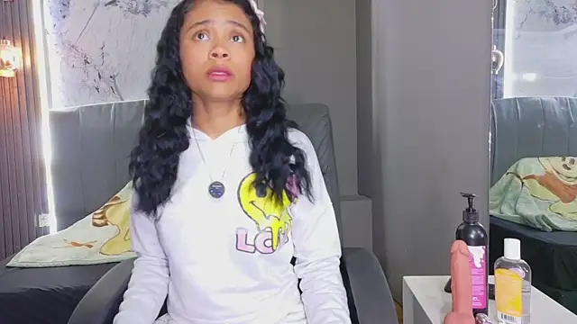 Snapshot of Kristall_06 chatting on 02-20-26, 04:20 Kristall 06 online show from 02-20-26, 04:20