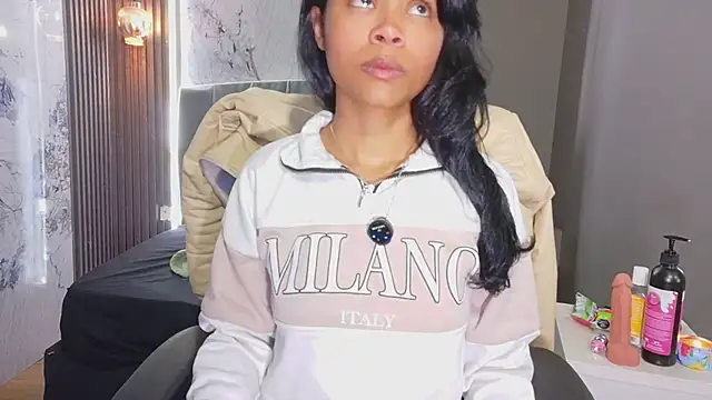 Snapshot of Kristall_06 chatting on 02-26-26, 05:06 Kristall 06 online show from 02-26-26, 05:06