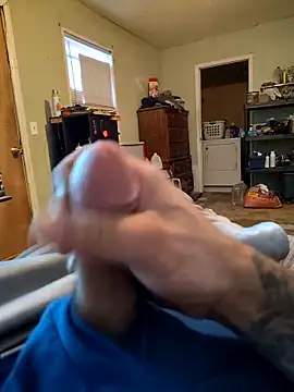 Snapshot of Wolfyking95 chatting on 09-12-25, 12:22 Wolfyking95 online show from 09-12-25, 12:22