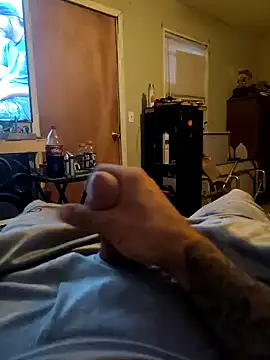 Snapshot of Wolfyking95 chatting on 09-19-25, 12:34 Wolfyking95 online show from 09-19-25, 12:34