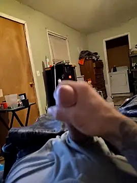 Snapshot of Wolfyking95 chatting on 10-23-25, 05:07 Wolfyking95 online show from 10-23-25, 05:07