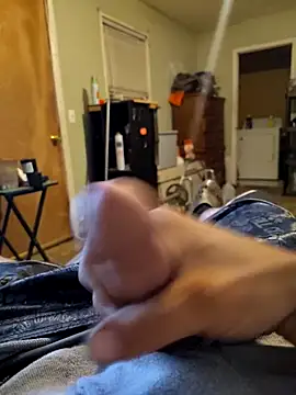 Snapshot of Wolfyking95 chatting on 10-28-25, 12:36 Wolfyking95 online show from 10-28-25, 12:36