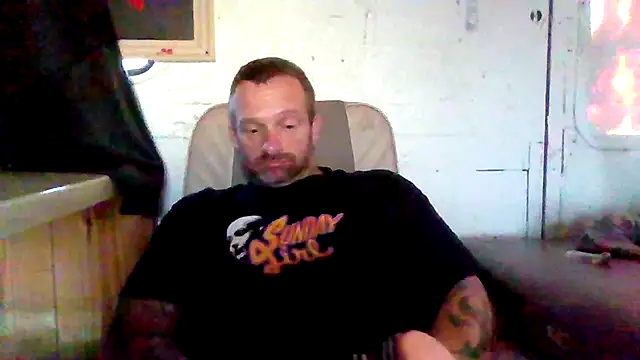 Snapshot of Cum515088 chatting on 06-25-26, 01:37 Cum515088 online show from 06-25-26, 01:37