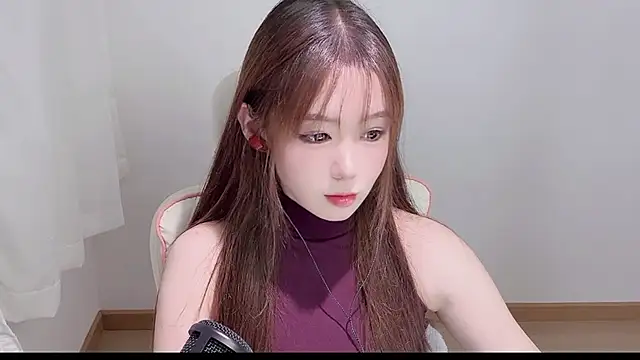 Xiao-runbao online show from 10-03-25, 01:19