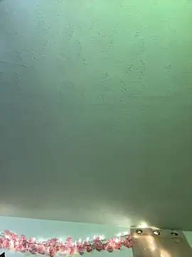 Snapshot of LunaNova999 chatting on 09-23-25, 04:15 LunaNova999 online show from 09-23-25, 04:15