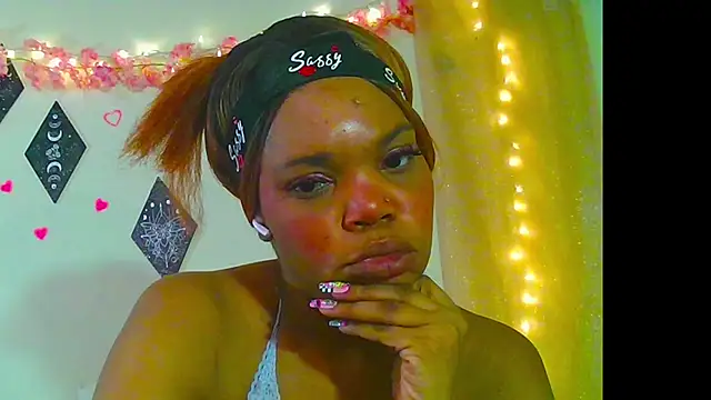 Snapshot of LunaNova999 chatting on 12-02-25, 11:56 LunaNova999 online show from 12-02-25, 11:56