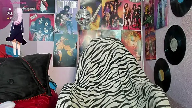 Avril Maria online show from 10-14-25, 07:47