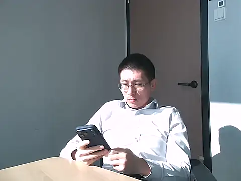 miniyellower online show from 11-19-25, 02:55