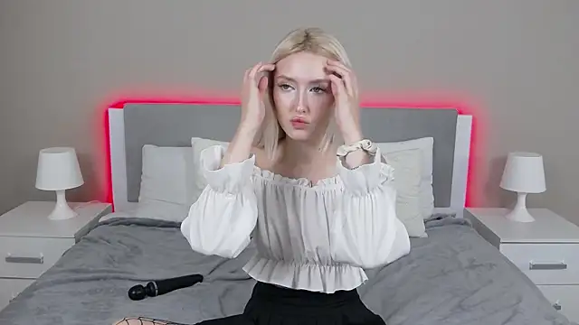 MarianeSun online show from 09-29-25, 04:06