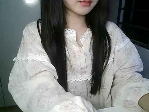 Annabelle-e online show from 12-17-25, 04:24