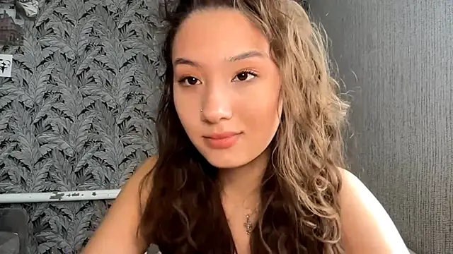 Snapshot of Sakuravice chatting on 09-09-25, 07:19 Sakuravice online show from 09-09-25, 07:19