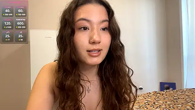 Snapshot of Sakuravice chatting on 10-03-25, 09:06 Sakuravice online show from 10-03-25, 09:06