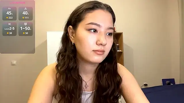 Snapshot of Sakuravice chatting on 10-08-25, 02:04 Sakuravice online show from 10-08-25, 02:04