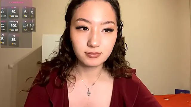 Snapshot of Sakuravice chatting on 10-12-25, 02:05 Sakuravice online show from 10-12-25, 02:05