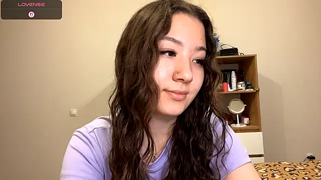 Snapshot of Sakuravice chatting on 10-23-25, 12:04 Sakuravice online show from 10-23-25, 12:04