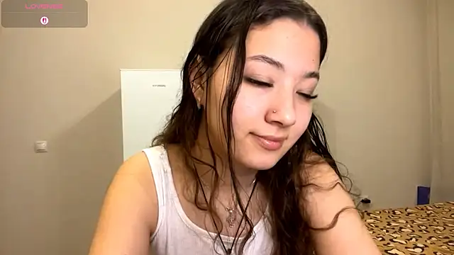 Snapshot of Sakuravice chatting on 10-26-25, 12:11 Sakuravice online show from 10-26-25, 12:11