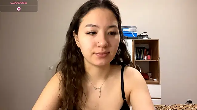 Snapshot of Sakuravice chatting on 11-05-25, 12:05 Sakuravice online show from 11-05-25, 12:05