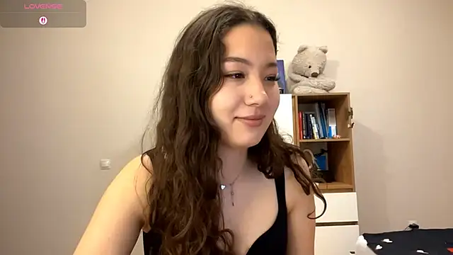 Snapshot of Sakuravice chatting on 11-09-25, 12:03 Sakuravice online show from 11-09-25, 12:03