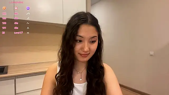 Snapshot of Sakuravice chatting on 12-15-25, 02:10 Sakuravice online show from 12-15-25, 02:10