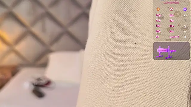 Snapshot of amy_greene chatting on 10-02-25, 11:39 amy greene online show from 10-02-25, 11:39