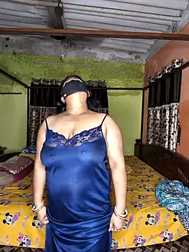 Smile-quien online show from 10-23-25, 03:28