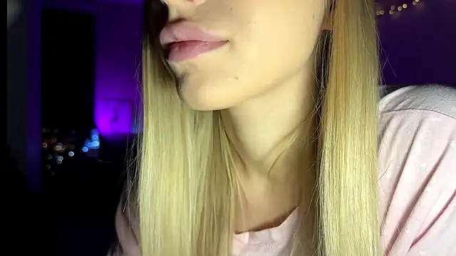 ElysiaXo online show from 12-18-25, 10:16