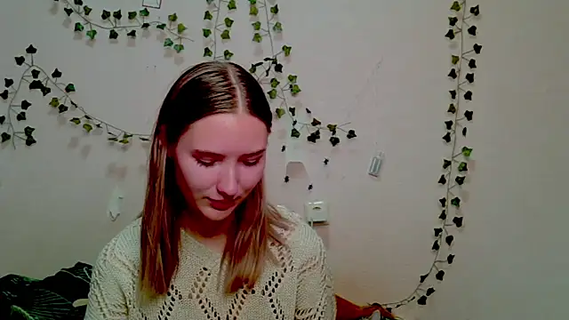  kikiclark   online show from 11-15-25, 10:37