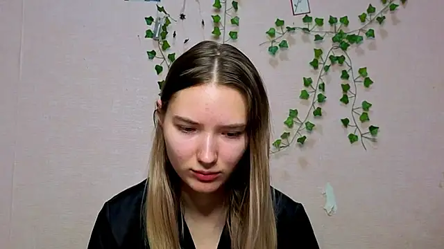  kikiclark   online show from 12-21-25, 09:16