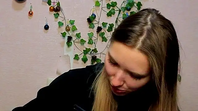  kikiclark   online show from 02-01-26, 06:17