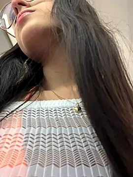 Juanita-Diaz online show from 10-17-25, 08:33