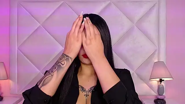 Miaa Smithh   online show from 10-30-25, 12:28