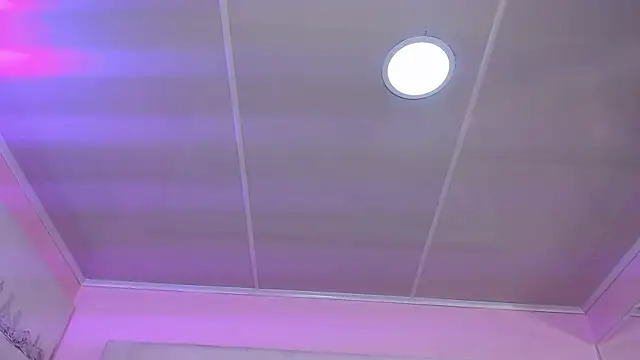 Miaa Smithh   online show from 11-14-25, 12:15