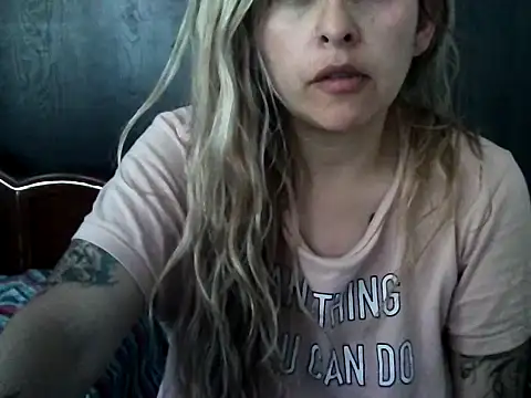 Valery  Rouse  online show from 10-27-25, 04:11