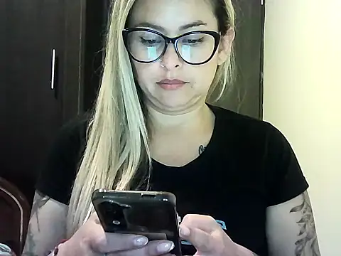 Valery  Rouse  online show from 12-14-25, 10:47