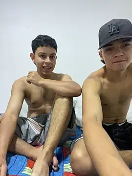 Snapshot of Young_handsome chatting on 12-04-25, 07:55 Young handsome online show from 12-04-25, 07:55