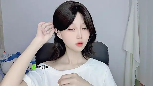 gummy-candy online show from 10-24-25, 02:08