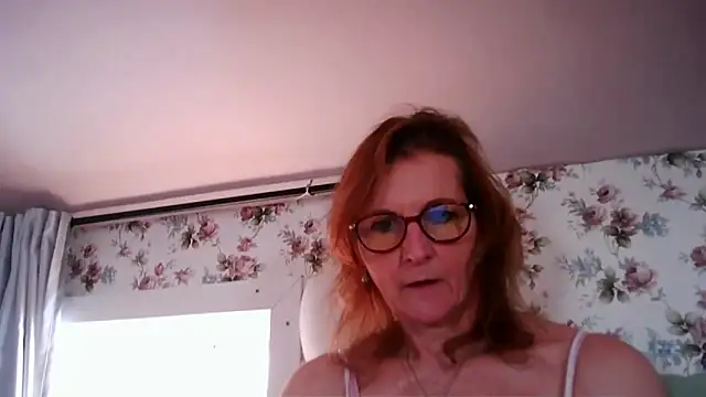 Snapshot of Valinella chatting on 02-09-26, 12:31 Valinella online show from 02-09-26, 12:31