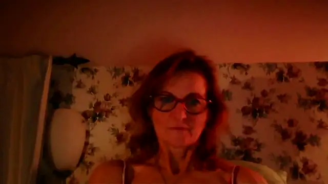 Snapshot of Valinella chatting on 02-10-26, 07:40 Valinella online show from 02-10-26, 07:40
