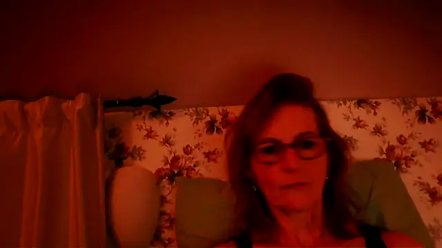 Snapshot of Valinella chatting on 02-12-26, 07:42 Valinella online show from 02-12-26, 07:42