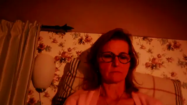 Snapshot of Valinella chatting on 02-20-26, 08:53 Valinella online show from 02-20-26, 08:53