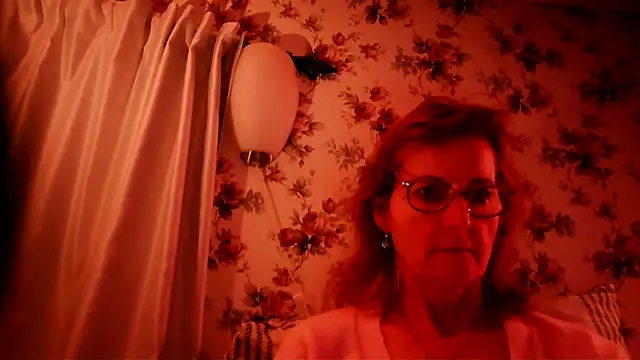 Snapshot of Valinella chatting on 02-28-26, 07:26 Valinella online show from 02-28-26, 07:26