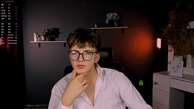 travis wolf  online show from 10-07-25, 07:33