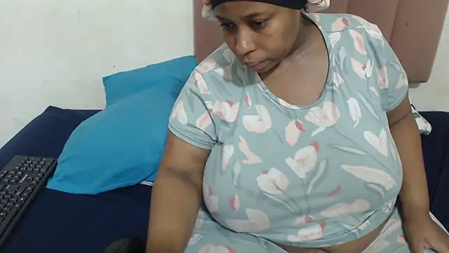 Chubby Queenx255 online show from 11-08-25, 08:40